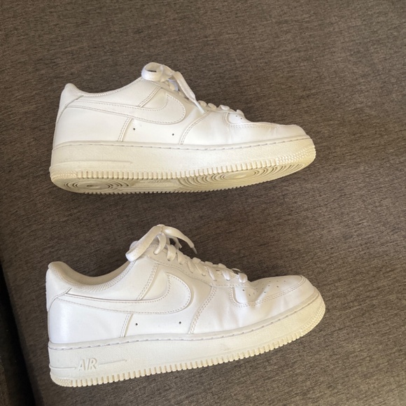 Nike Air Force 1- White size 7.5 - Picture 2 of 5